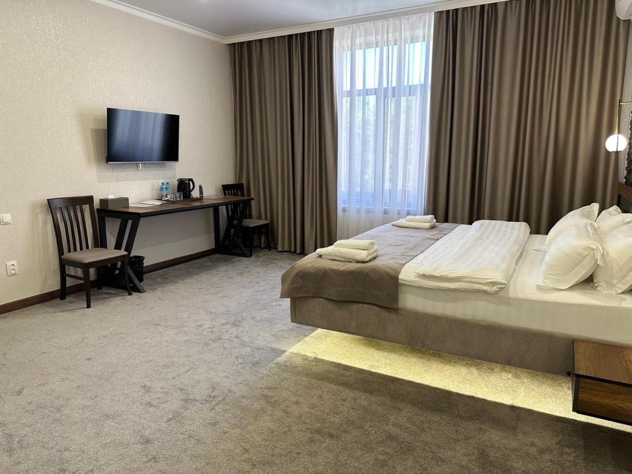 טרז Grand Way Hotel מראה חיצוני תמונה