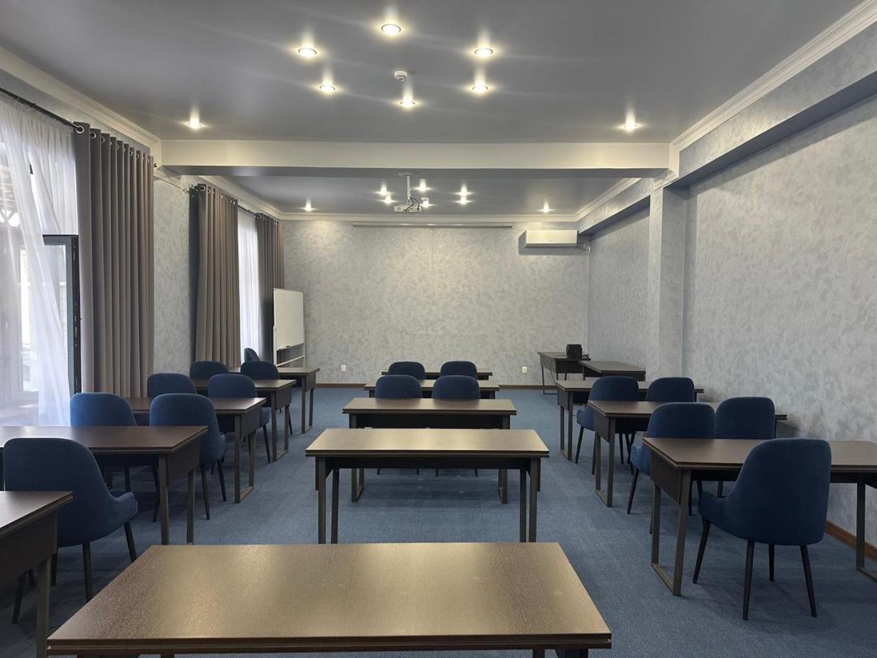 טרז Grand Way Hotel מראה חיצוני תמונה